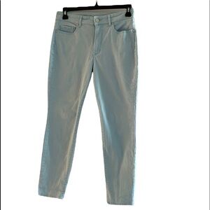 Gloria Vanderbilt Jessa teal ankle jeans. Size 10.
C